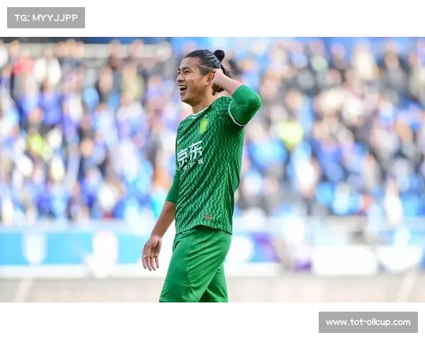 国安张玉宁破门,与法比奥默契配合摧毁防线 国安张玉宁破门,与法比奥默契配合摧毁防线